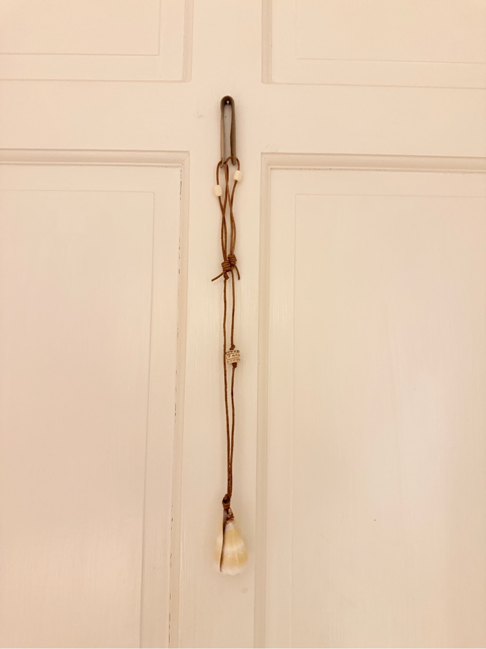 Bohemian Shell Pendant Necklace in Brown